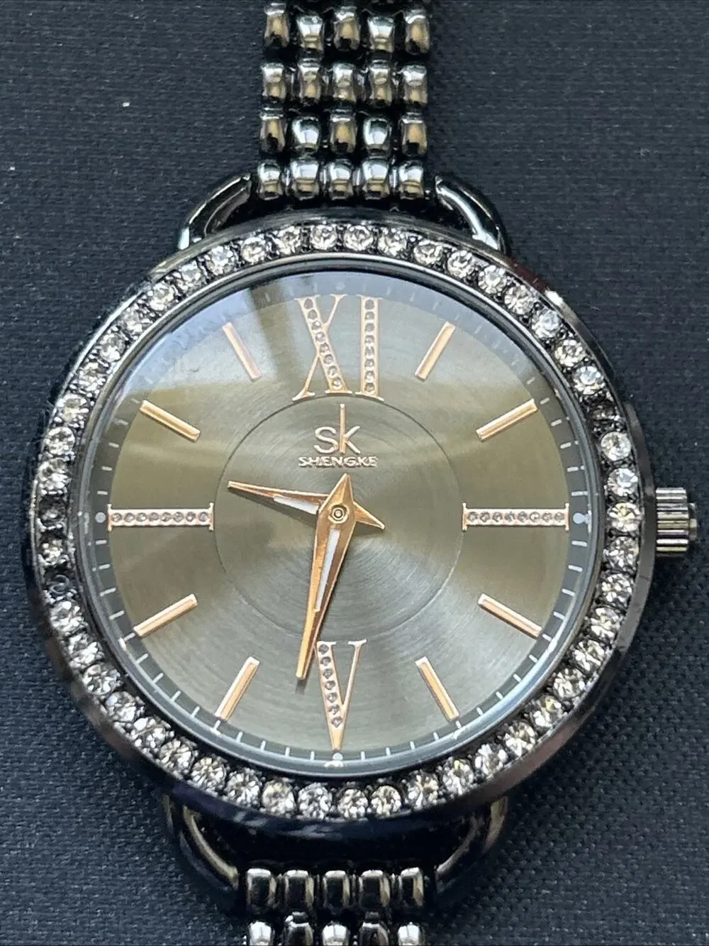 Shengke Black Dial And Case Women’s Quartz Watch